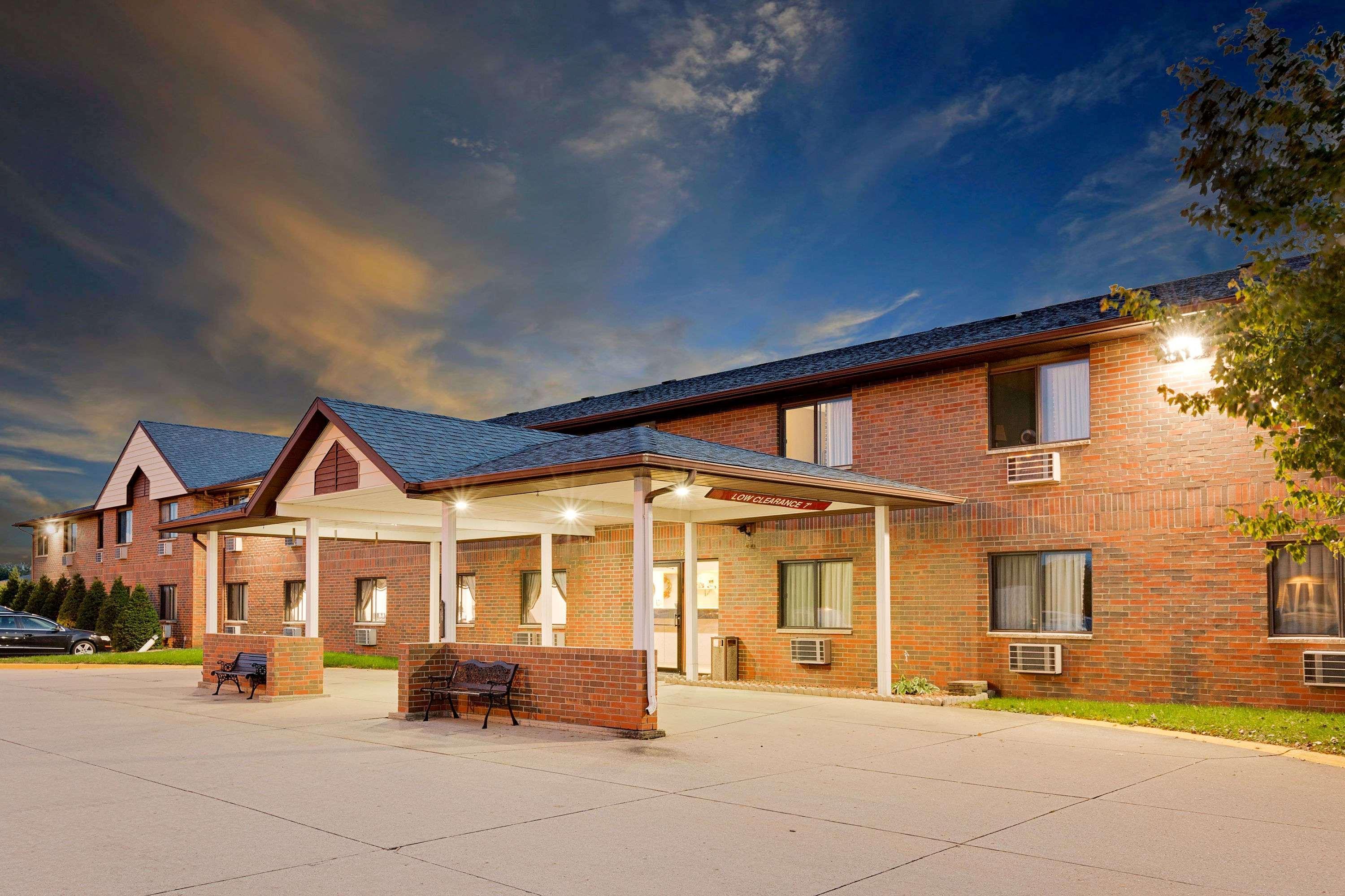Howard Johnson By Wyndham Waterloo/cedar Falls 2* Waterloo