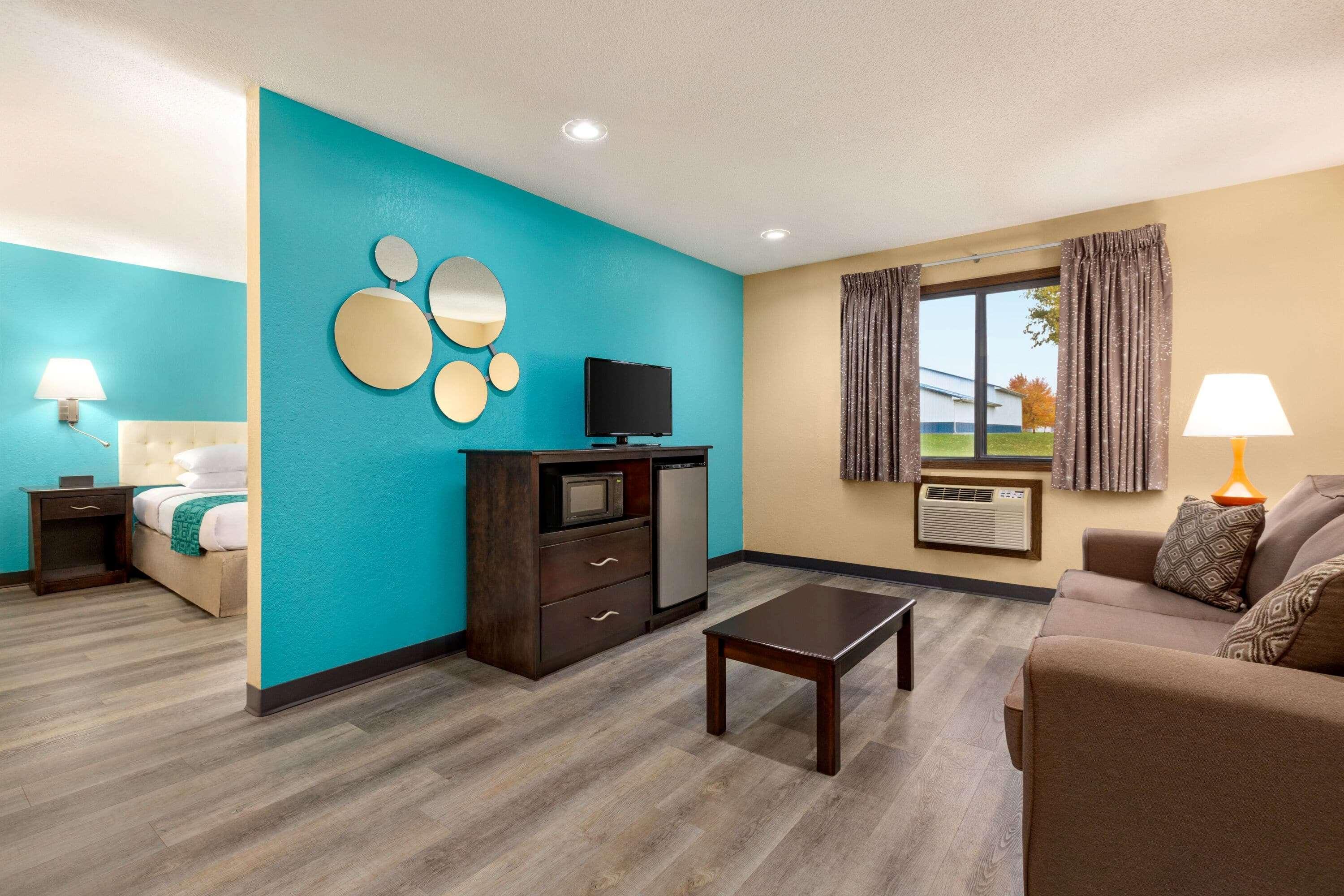 Howard Johnson By Wyndham Waterloo/cedar Falls