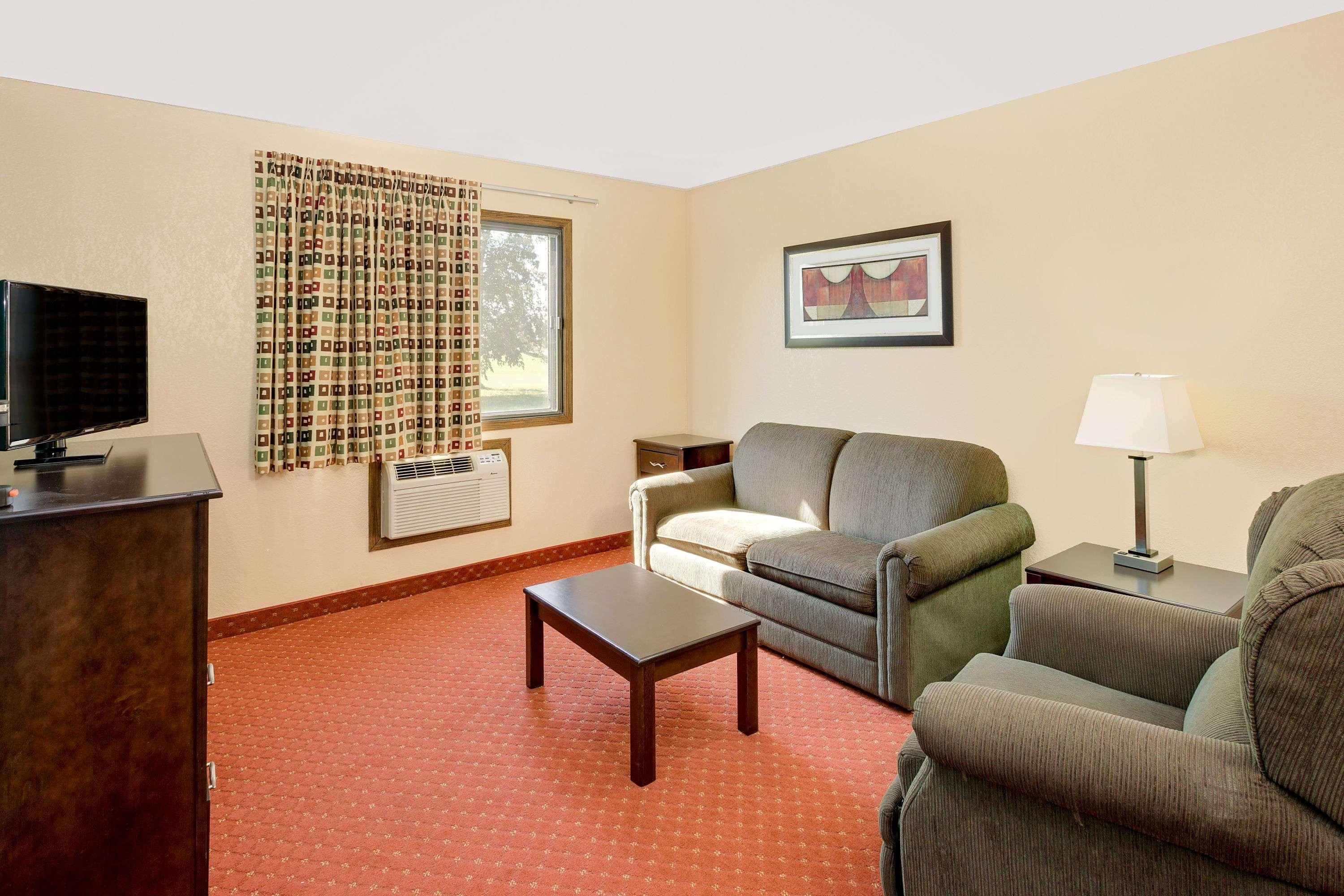 Hotel Howard Johnson By Wyndham Waterloo/cedar Falls Waterloo