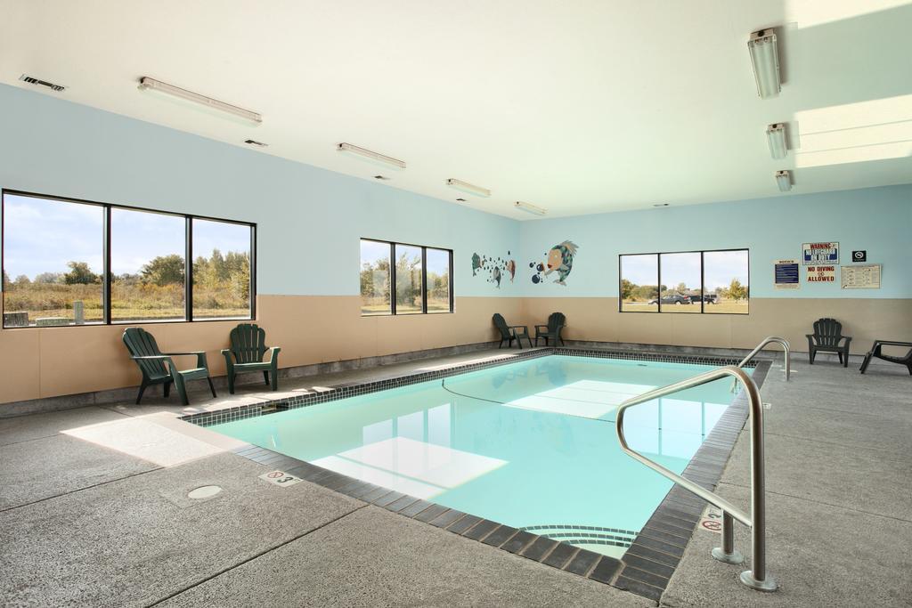 Howard Johnson By Wyndham Waterloo/cedar Falls